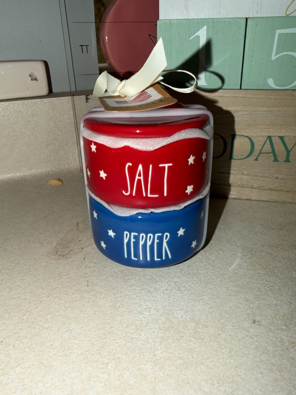 Rae dunn salt & pepper stacker - yes